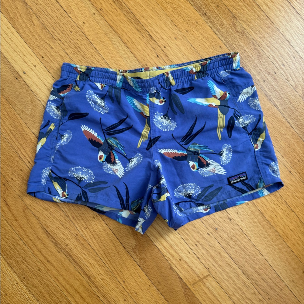 Patagonia Baggies Shorts purple parrots
